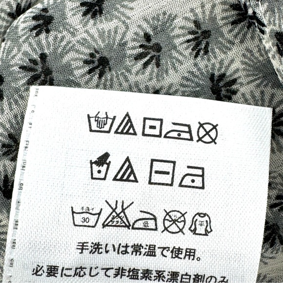 GUESS Sheer Paisley Tuxedo Pleated Ruffle Cap Sleeve Neck-tie Button Down Shirt - Picture 9 of 11